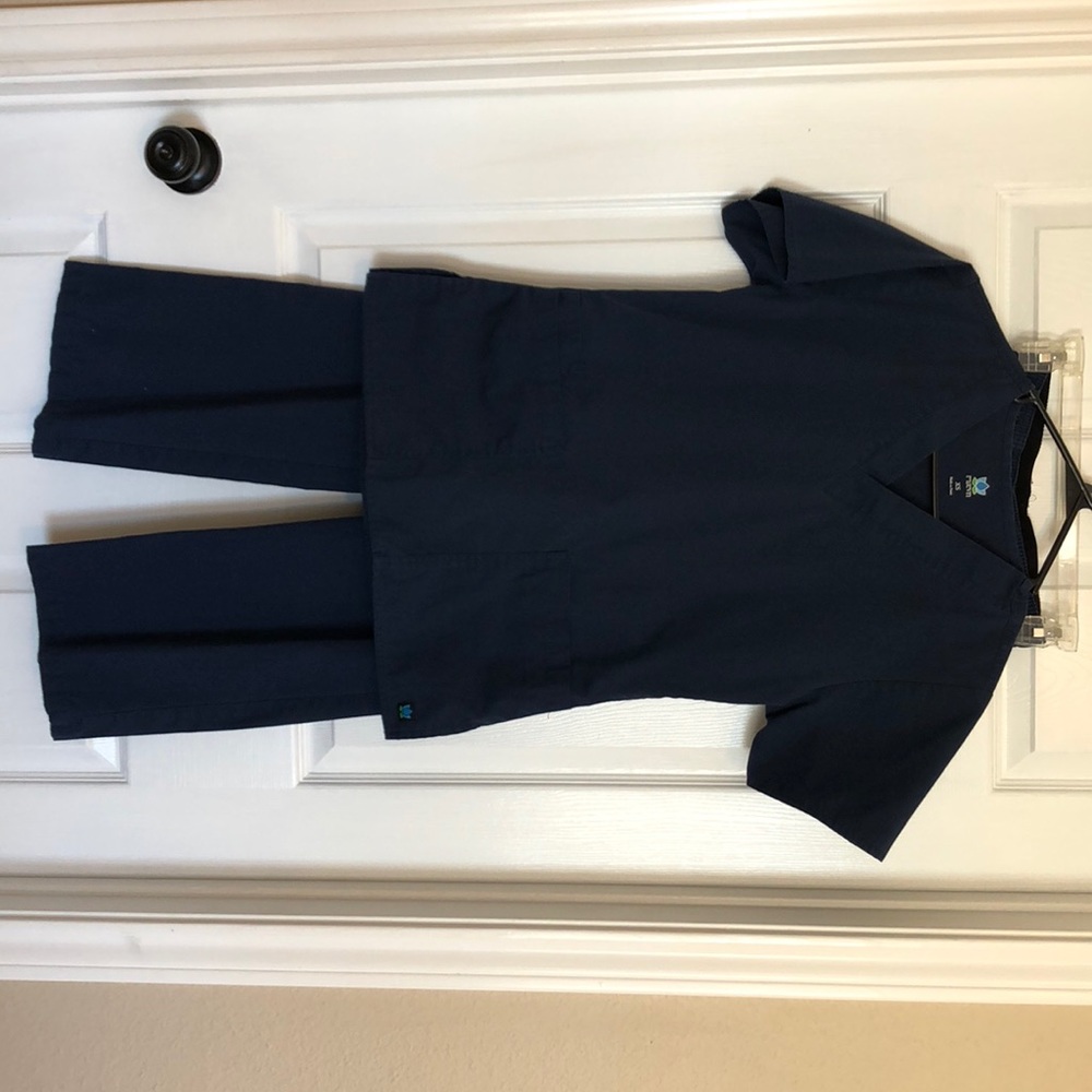Set of Maevn Scrubs